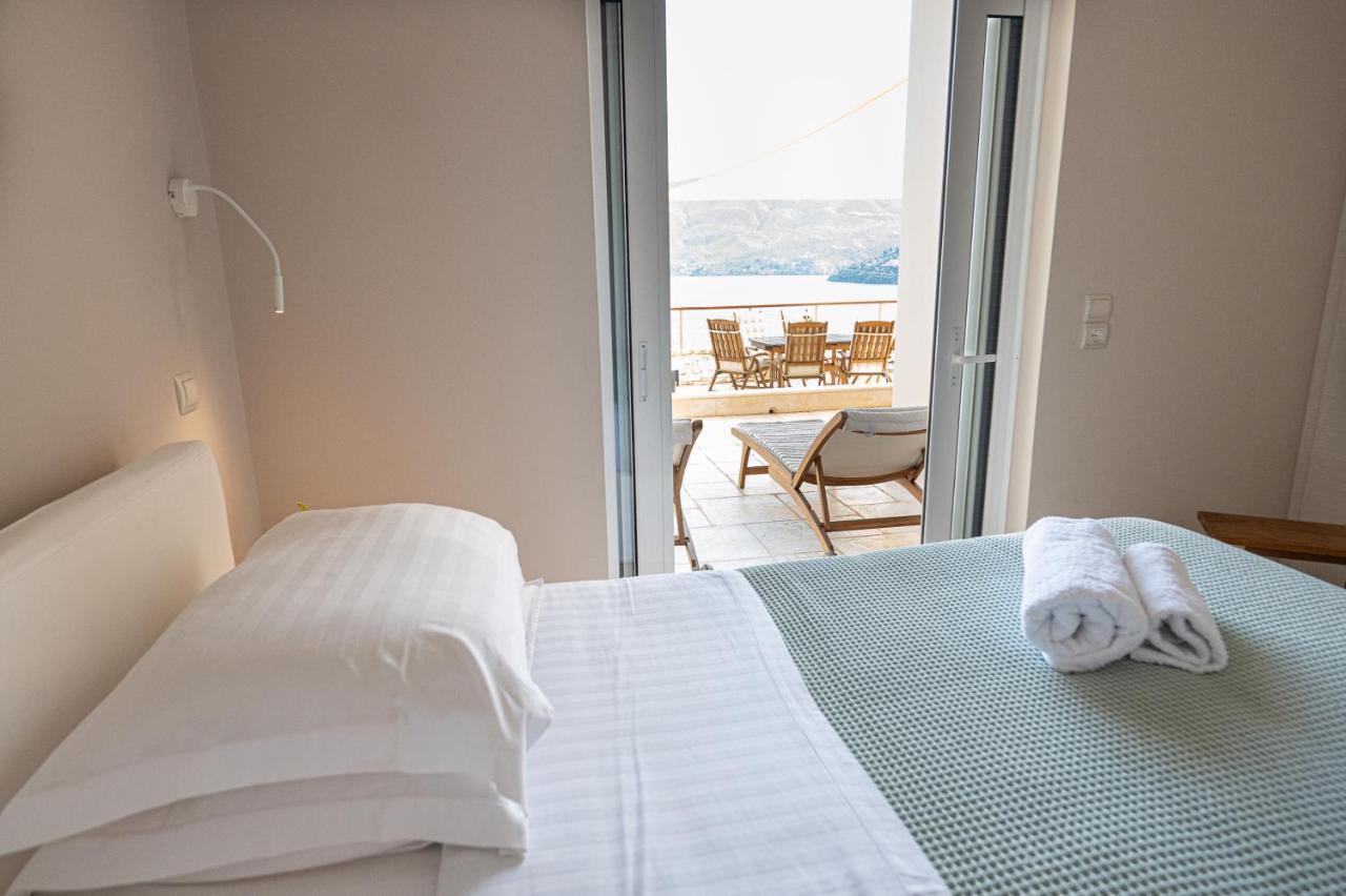 Poros Town Kalavria Luxury Suites, Afroditi Suite With Magnificent Sea View And Private Swimming Pool. מראה חיצוני תמונה
